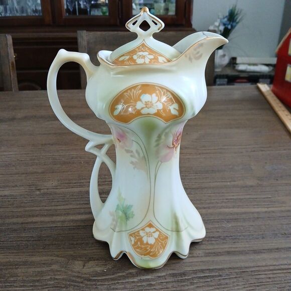 Reproduction RS Prussia Porcelain Chocolate Pot Teapot w/ Floral Decoration - Picture 6 of 12